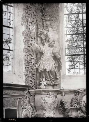 Klosterkirche; Holzplastik am Hochaltar