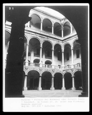 Palazzo Reale & Palazzo dei Normanni — Cortile Maqueda