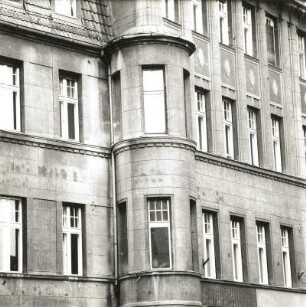 Cottbus, Spremberger Straße 20. Verwaltungs-und Geschäftsgebäude (um 1910). Fassadenteil mit Runderker