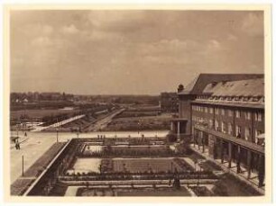 Marktplatz, Hindenburg: Gärten des Kamillianer-Ordens am Marktplatz, im Hintergrund der Stadtpark