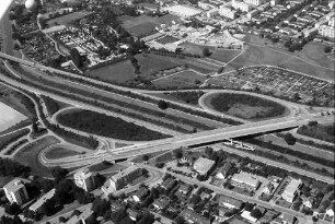 Freiburg: Brücke Berliner Allee über Zubringer Mitte, von Westen, Ausschnitt