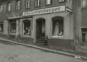 Kurz- und Spielwaren der Firma F. H. Lichtenberger