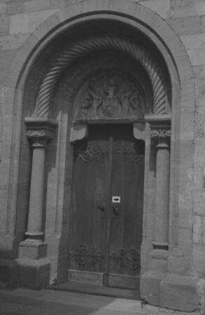 Heilsbronn: romanisches Portal