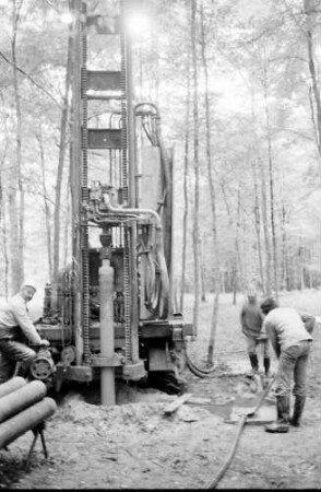 Freiburg: Mooswald, Bohrturm bei der Arbeit