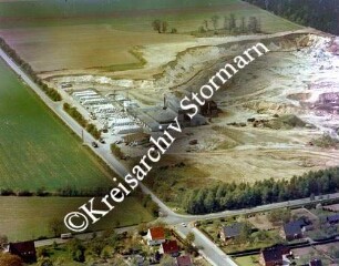 Kalksandsteinwerk Stüve & Co. (Am Sportplatz 40): Luftbild des Betriebes im Ortsteil Schönningstedt