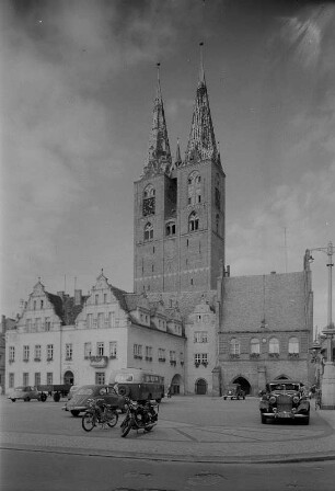 Stendal. Markt mit Marienkirche und Rathaus