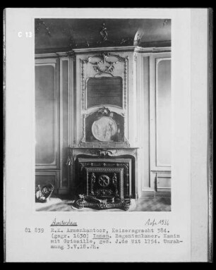 Kamin mit Grisaille