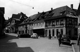 Gernsbach: Rathausplatz mit Brunnen