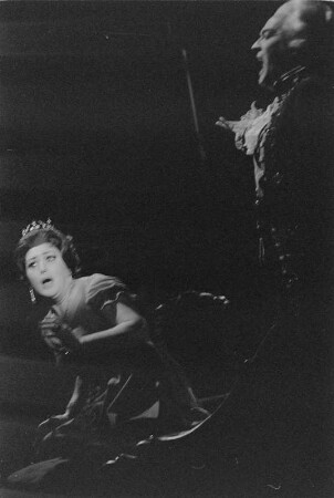 Szenenbilder aus "Tosca", Oper in drei Akten von Giacomo Puccini mit Libretto von Giuseppe Giacosa und Luigi Illica. Deutsche Staatsoper Berlin, Premiere 03.03.1976