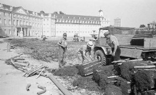 Neueröffnung des Badischen Landesmuseums im wiederaufgebauten Schloß.