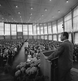 Jungbürgerfeier in der Schwarzwaldhalle mit Festrede des Regierenden Bürgermeisters von Berlin Willy Brandt.