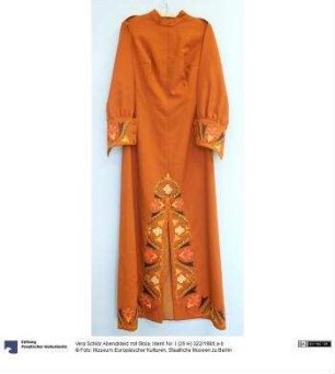 Abendkleid mit Stola