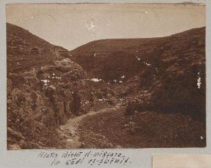 Hinter chirbet el miktara im wadi es-swenit.