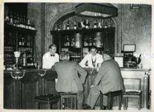 Bar des Hotel Adlon in Berlin