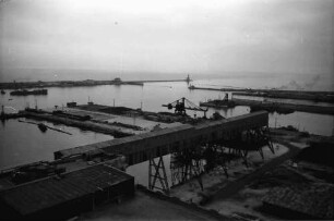 Constanta: Blick vom Getreidespeicher auf die Mole