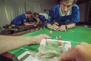 Tipp-Kick, das seit über 50 Jahren beliebte Tischfussball-Spiel.Hergestellt beim Familienbetrieb MIEG in Villingen/Schwenningen, Schwarzwald. Hier: TippKicker in Göttingen