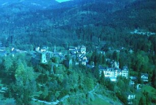 Badenweiler: Burg und Hotel Römerhof, von Westen