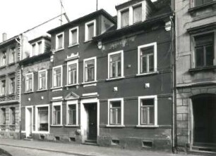 Neustadt in Sachsen, Karl-Marx-Straße 11. Wohnhaus mit Laden (um 1880)