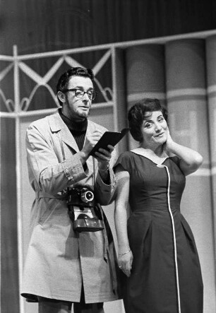 Szenenbilder aus "Messeschlager Gisela", Operette von Gerd Natschinski. Metropol-Theater Berlin, Oktober 1960