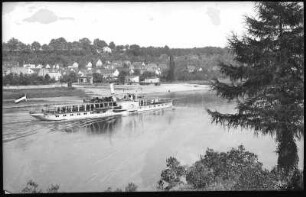 Copitz. Elbe mit Dampfer