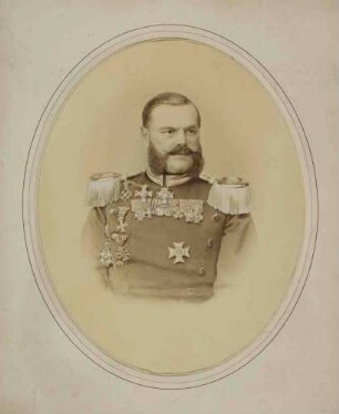 Freiherr Gustav von Brandenstein, Generalmajor, Kommandeur der 52. Infanterie-Brigade von 1881-1885 in Uniform mit Orden, Brustbild in Halbprofil