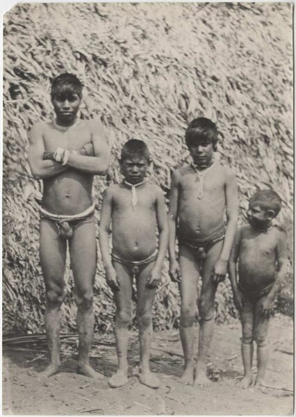 Paressi Kabishi man and boys from Uazirimi in the headwaters of the Jauru river