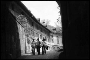 Burgdorf: Blick durch Schlosstor