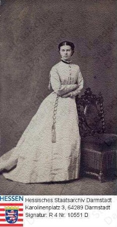 Senarclens-Grancy, Wilhelmine Freiin v. (1837-1912) / Porträt, in Raum stehend, Ganzfigur