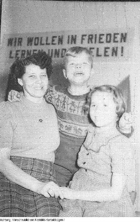 Neugersdorf. VEB Buntweberei und Färberei Neugersdorf, Februar 1953