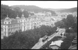 Marienbad. Kaiserstraße mit Straßenbahn