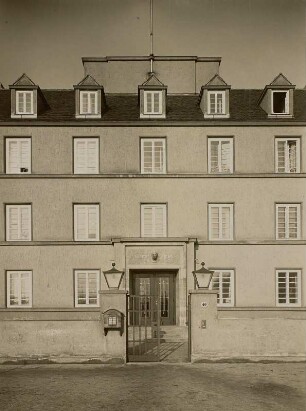 Dresden-Trachau, Gebäude Industriestraße 40, Altenheim der Güntz-Stiftung