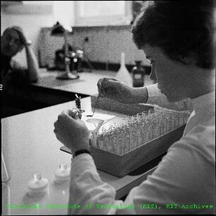 Laborarbeit im Institut für Strahlenbiologie (IStB)