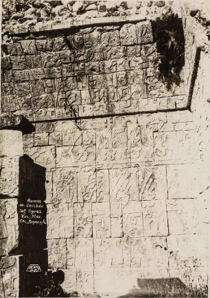 Fassadenrelief in Chichén Itzá (Sammlung Richard Wegner 1869/1931)