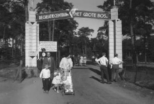 Niederlande. Doorn. Eingangsbereich des Campingplatzes RCN het Grote Bos