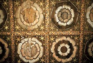 Kassettendecke mit Heiligendarstellungen