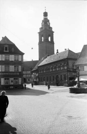 Haslach im Kinzigtal: Rathaus mit Hauptstraße