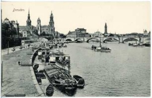 Dresden. Terrassenufer mit Dampfern, Hofkirche, Oper, Brücke