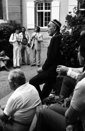 24. Tagung 1974 Chemiker; Verabschiedung: sitzend in Rückansicht: Werner Forßmann, im Profil Nikolai N. Semenov