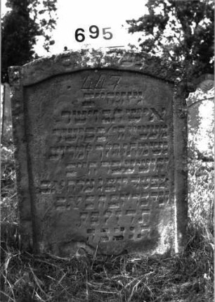 Grabstein 695