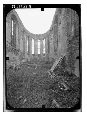 Müncheberg. Ruine der Stadtpfarrkirche St. Marien (Restaurierung 1991-1996). Inneres nach Osten