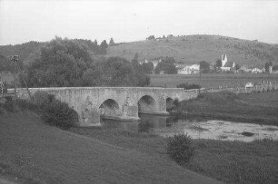 Pfünz: alte Steinbrücke über die Altmühl
