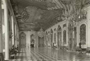 Potsdam, Sanssouci, Neues Palais. Marmorgalerie