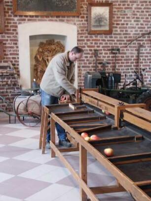Apfelsortiermaschine im Museum