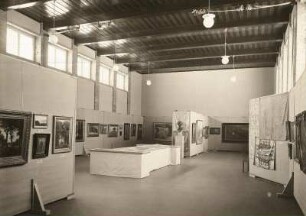 Ausstellungsräume in der Städtischen Handwerker-Gewerbeschule