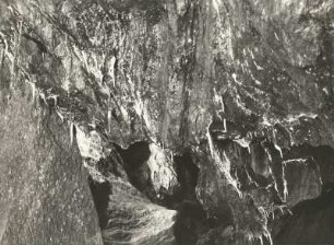 Vogtland. Syrauer Höhle. Inneres