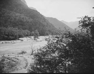 Azusagawa-Tal : Landschaftsausschnitt mit Fluss