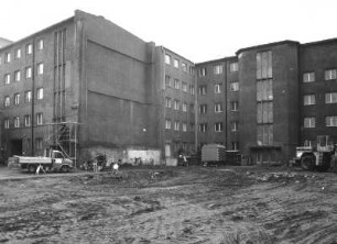 Dresden-Altstadt. Neubau Sächsischer Landtag. Baufreifläche und Altbau Devrientstraße. Ansicht von Norden