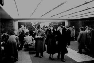 Reisende auf dem Leipziger Hauptbahnhof