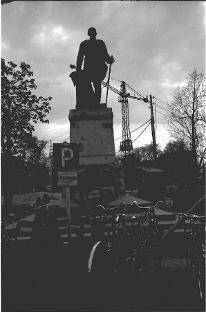 Stadtratsbeschluss zur Versetzung des Bismarck-Denkmals vom Festplatz in die Bismarckstraße