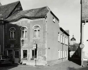 Mügeln, Wohnhaus mit Laden : Mügeln (Kreis Torgau-Oschatz), Wohnhaus mit Laden, Badergasse 1/Ecke Altmarkt, Eckansicht